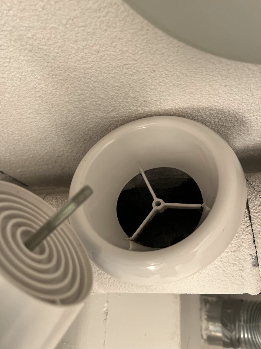 Ventiel plafond na de schoonmaak
